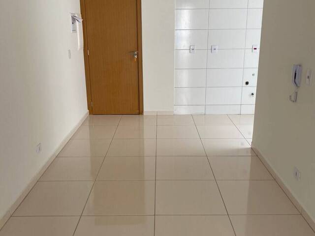 #112 - Apartamento para Venda em Cascavel - PR - 3